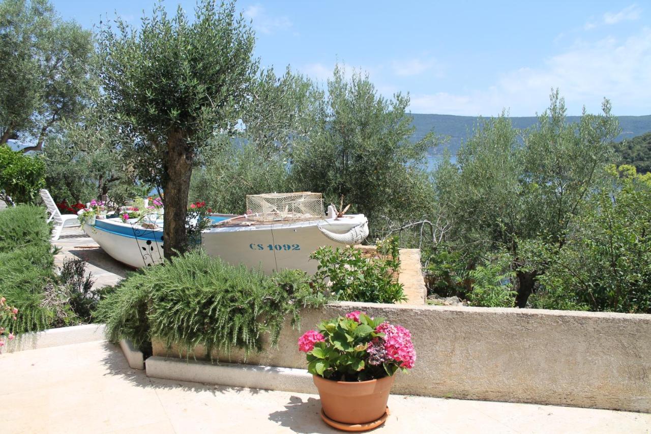 Apartmani Klaudija Valun Esterno foto