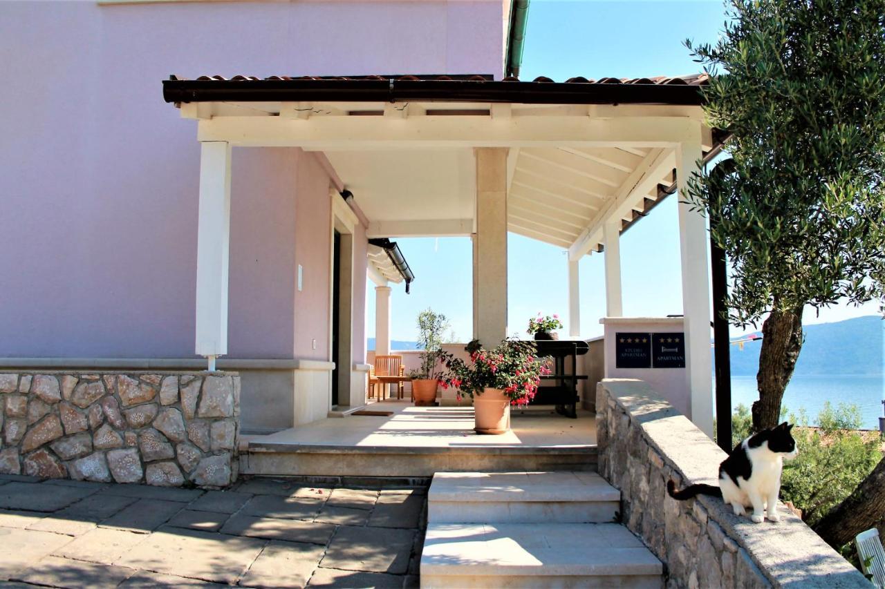 Apartmani Klaudija Valun Esterno foto