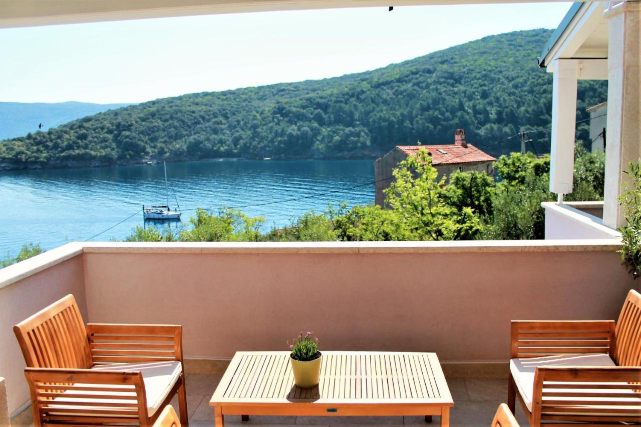 Apartmani Klaudija Valun Esterno foto