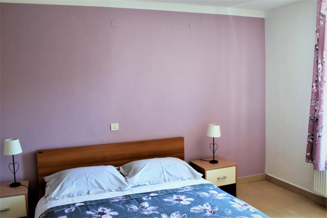 Apartmani Klaudija Valun Esterno foto