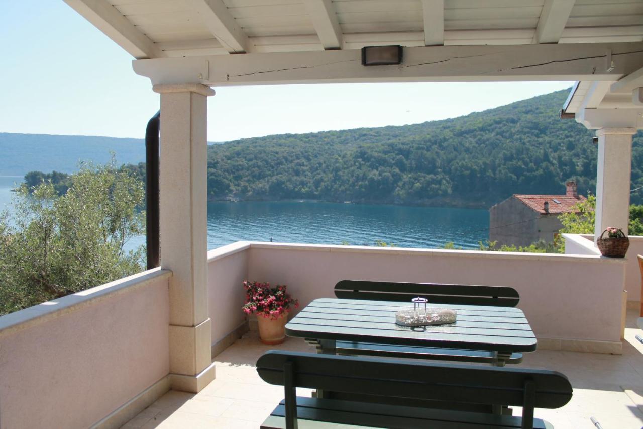Apartmani Klaudija Valun Esterno foto