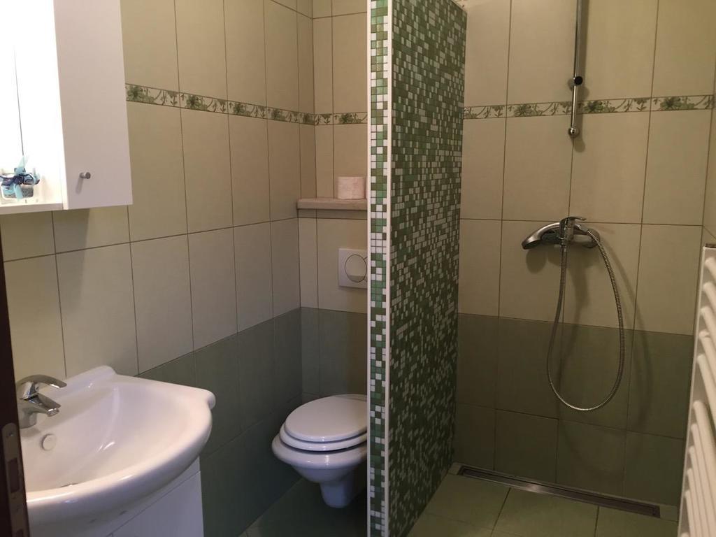 Apartmani Klaudija Valun Esterno foto